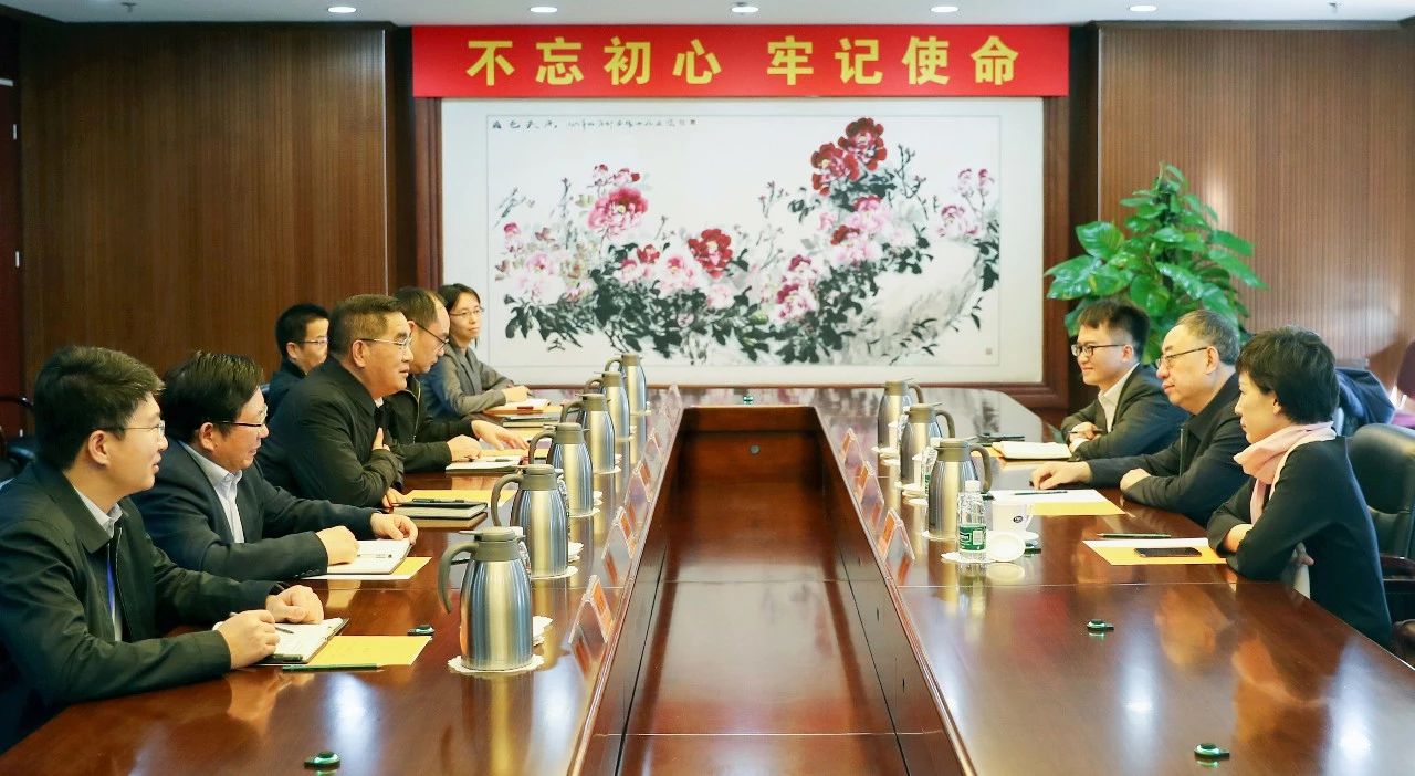姜仁鋒會見中國國新黨委委員、總會計師劉學詩 
